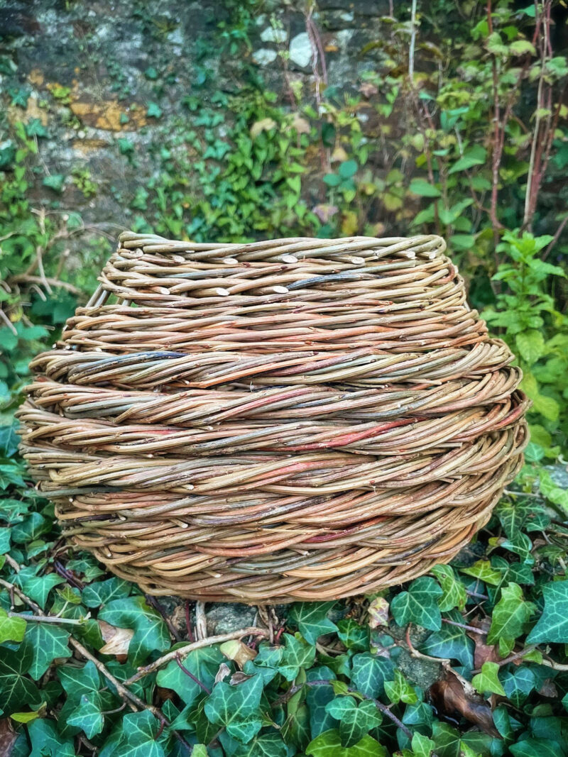 Curved rope weave basket with integrated handles - Image 2